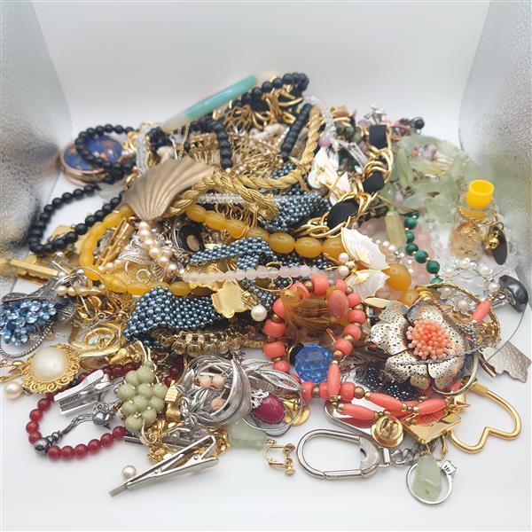 【注目商品】 1円出品 アクセサリー 大量まとめ 約2.0kg ネックレス 指輪 雑貨 材質未確認 未選別 リング ネックレス ブローチ カフス