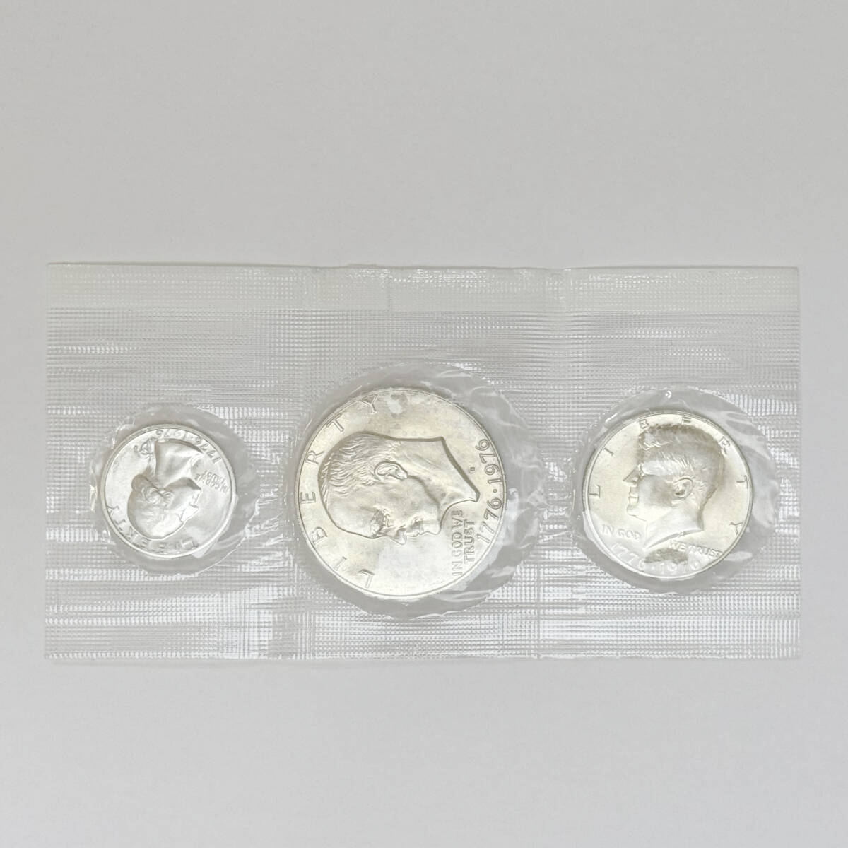 リバティコイン 3点セット 銀貨（Sマークあり） ワンダラー/ハーフダラー/クォーターダラー 総重量約43ｇ パケ袋入り