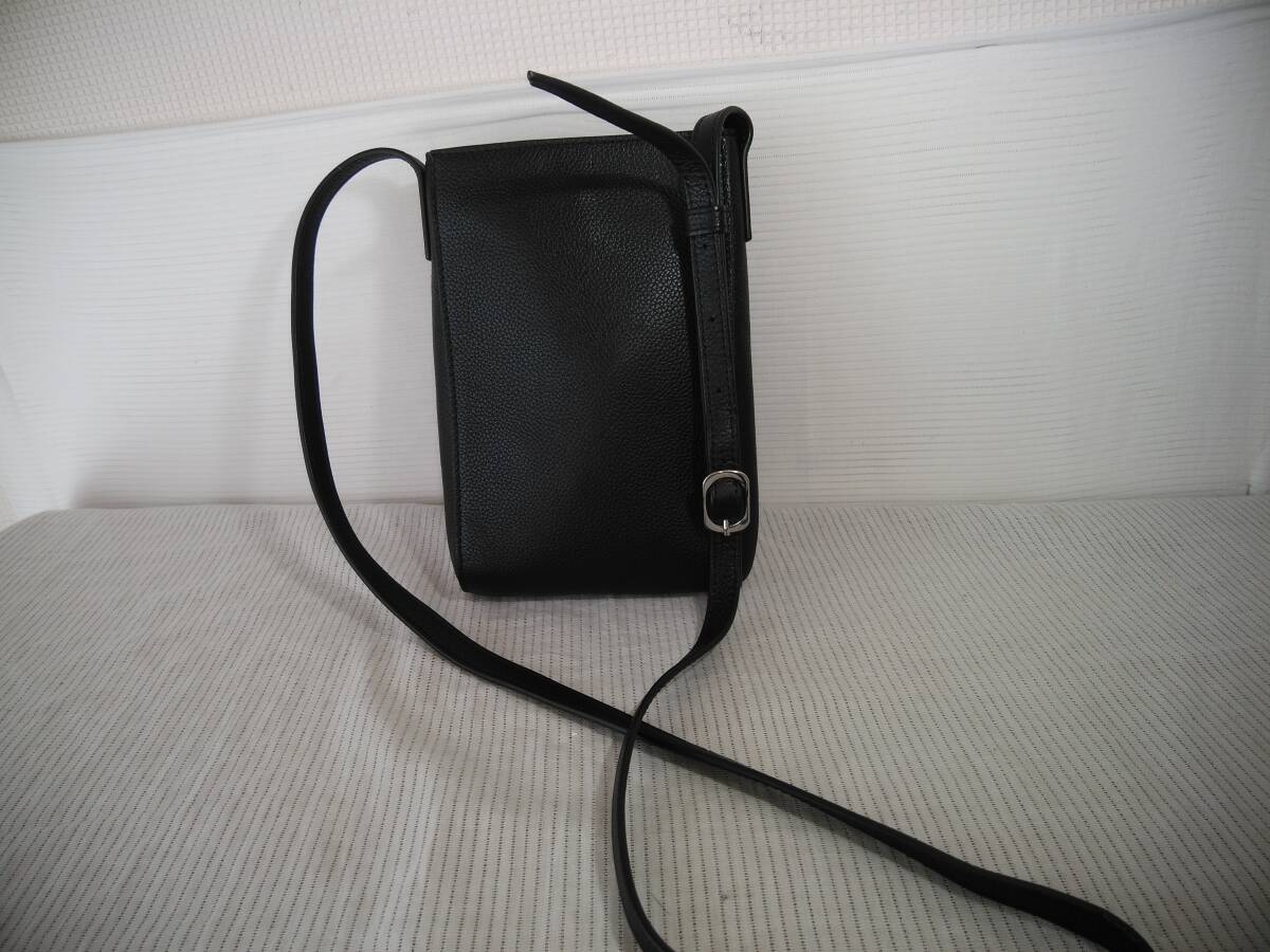 ★美品★4M4365A★ショルダ－バッグ★ブラック　スマホ　牛革　非常に綺麗です　メンズ＆レディース 