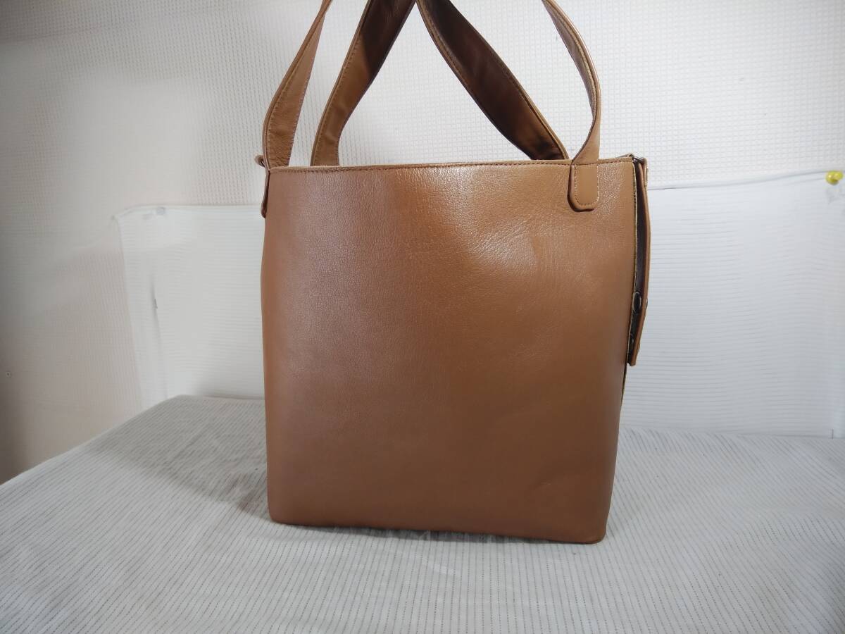 ★美品★6M4368F★ハンドバッグ★ ブラウン系（イエロー混ざり）本革（やわらかい質の革）　綺麗です　メンズ＆レディース