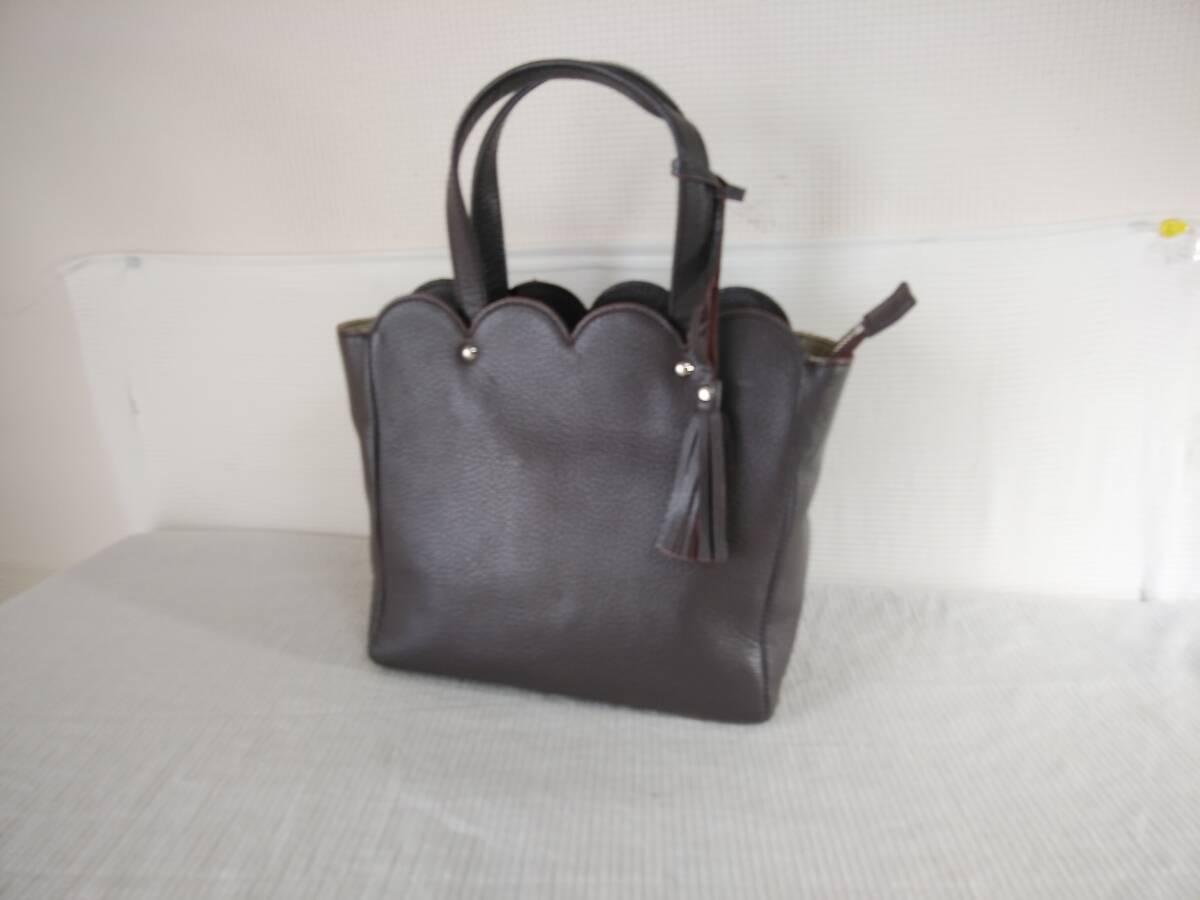 ★美品★6M4370A★手提げバッグ★ 濃いブラウン系　牛革軽量　準未使用に近い　非常に綺麗です