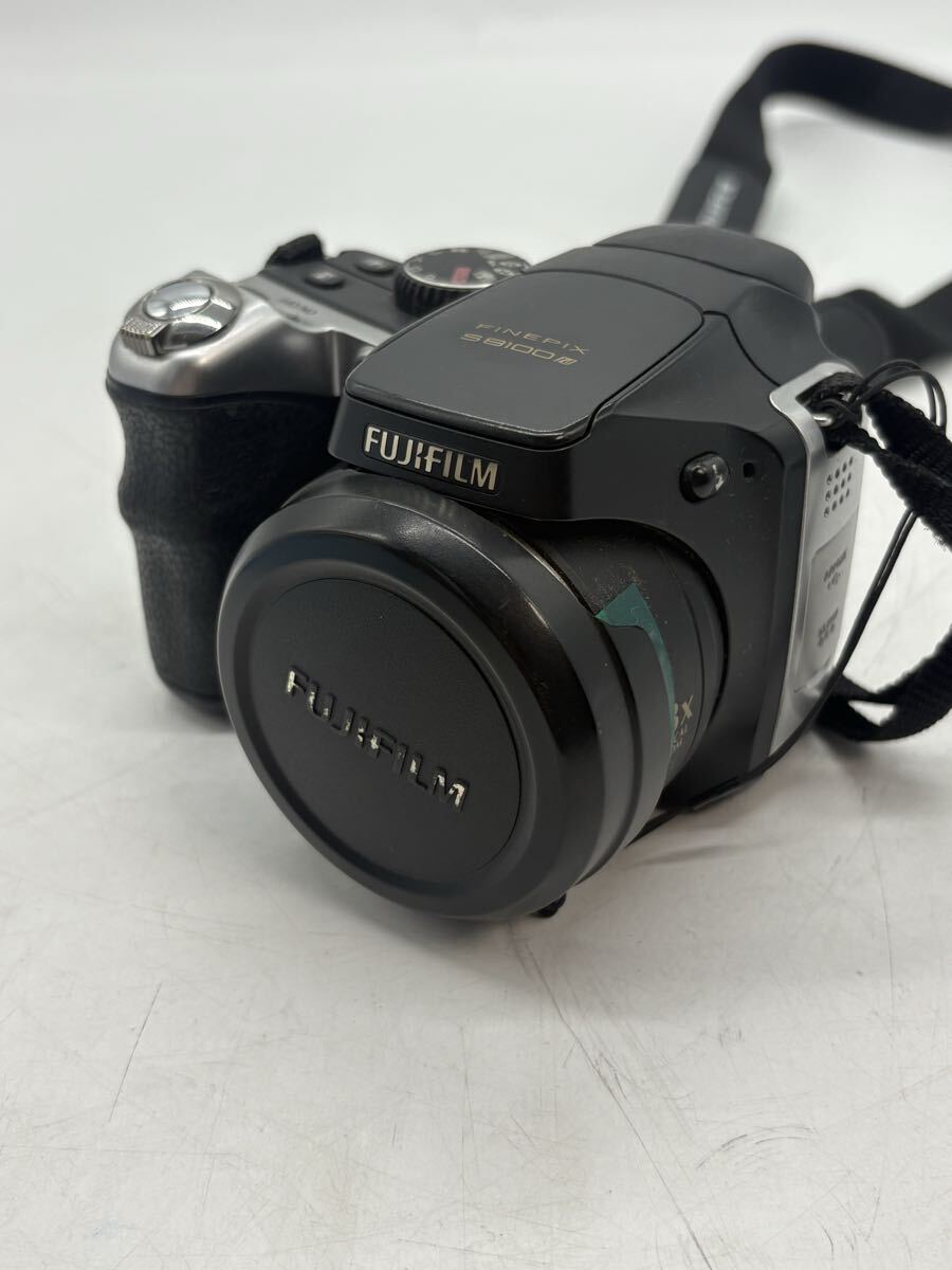 FUJIFILM FinePix S8100fd フジフィルム ファインピクス デジカメ デジタルカメラ 