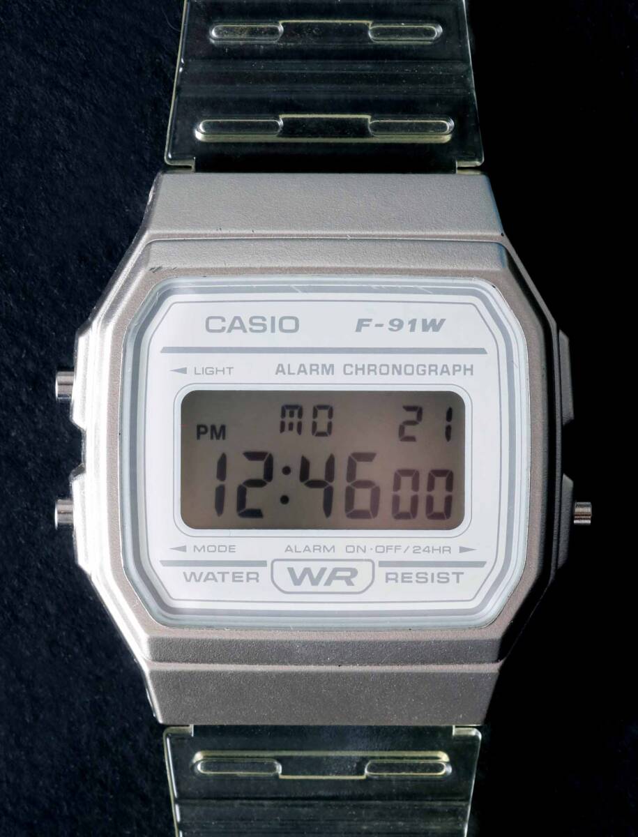 CASIO 　デジタル腕時計　F-91W ロングセラーシリーズ