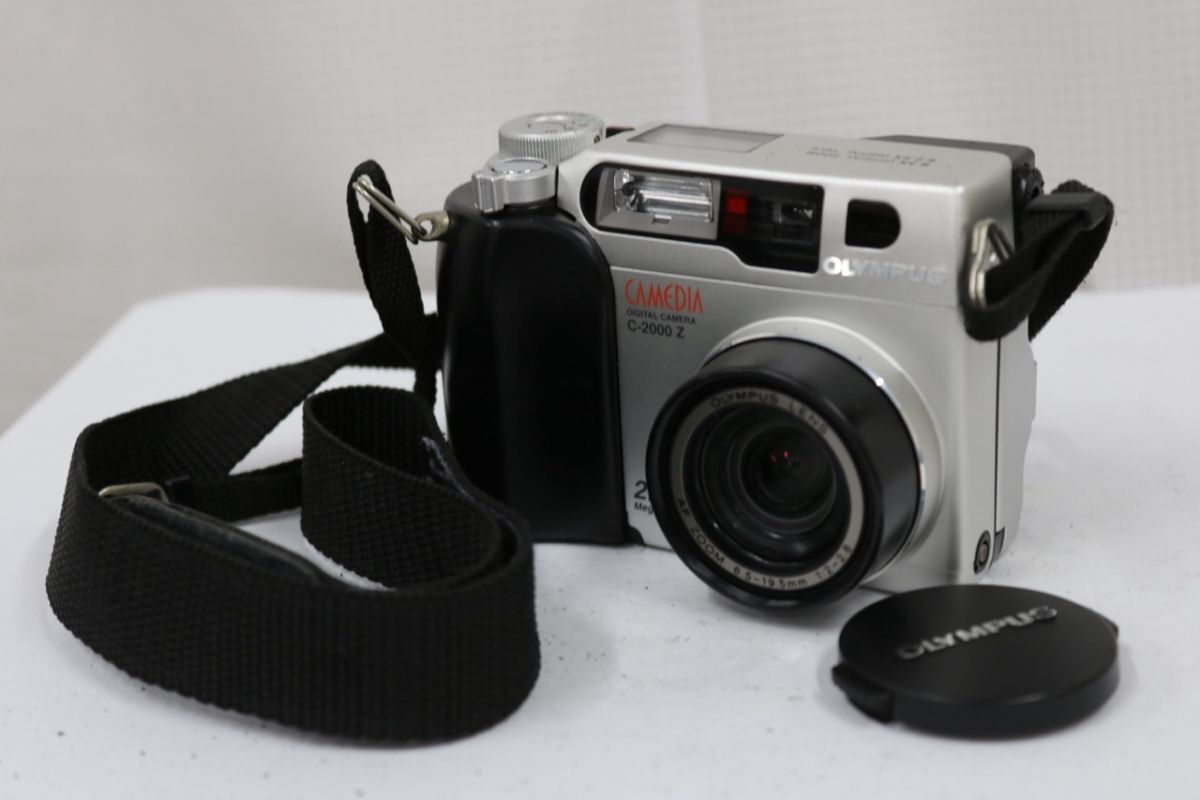 【返品保証】 【便利な単三電池で使用可】オリンパス Olympus CAMEDIA C-2000 Z コンパクトデジタルカメラ e11389