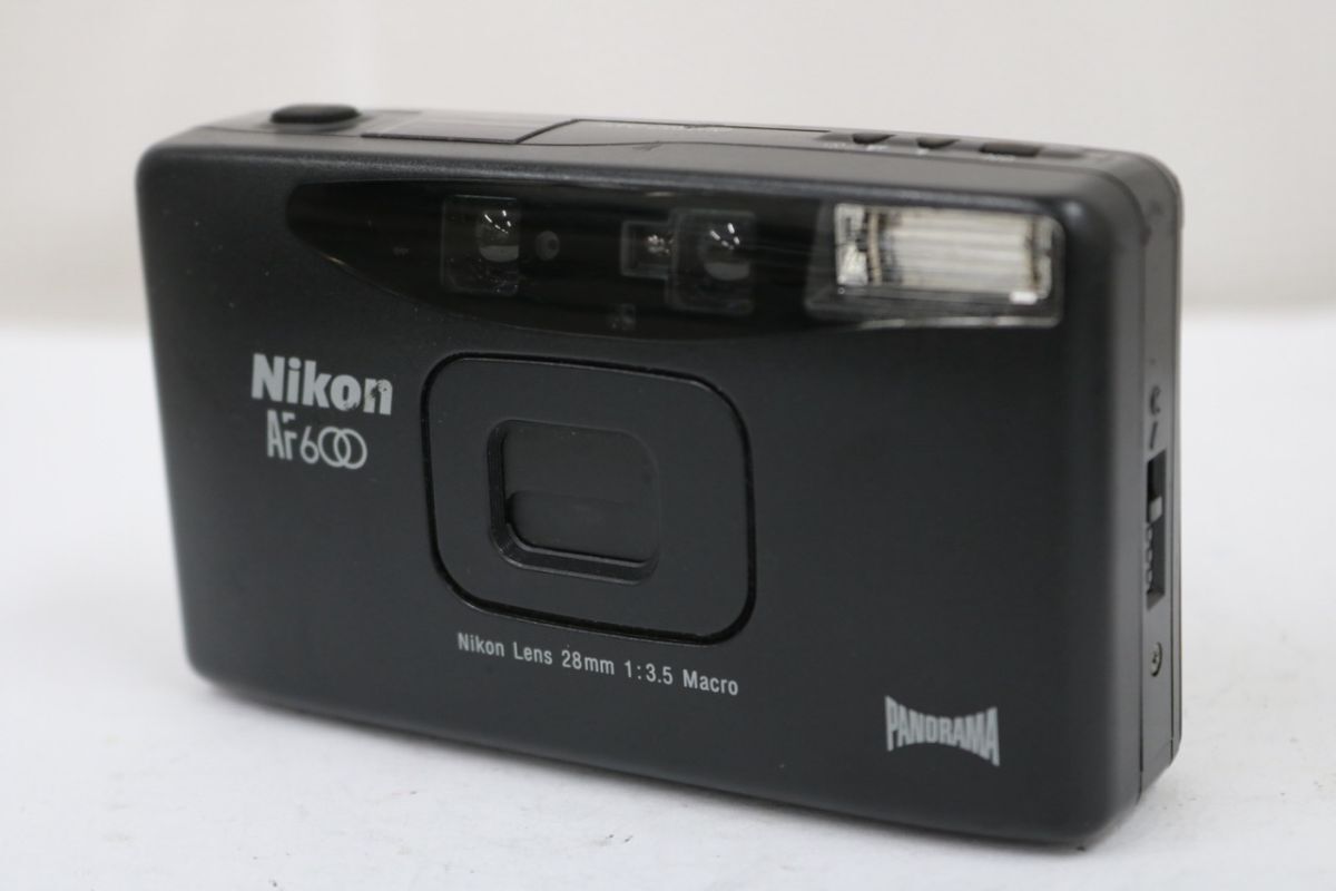 【返品保証】 ニコン Nikon AF 600 ブラック 28mm F3.5 Macro コンパクトカメラ e11347