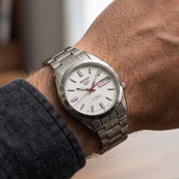 【セイコー5/稼動品/2014年1月製造】SEIKO 5 7S26C-03B0 自動巻き 21石 裏スケ デイデイト 純正ブレス　メンズ腕時計