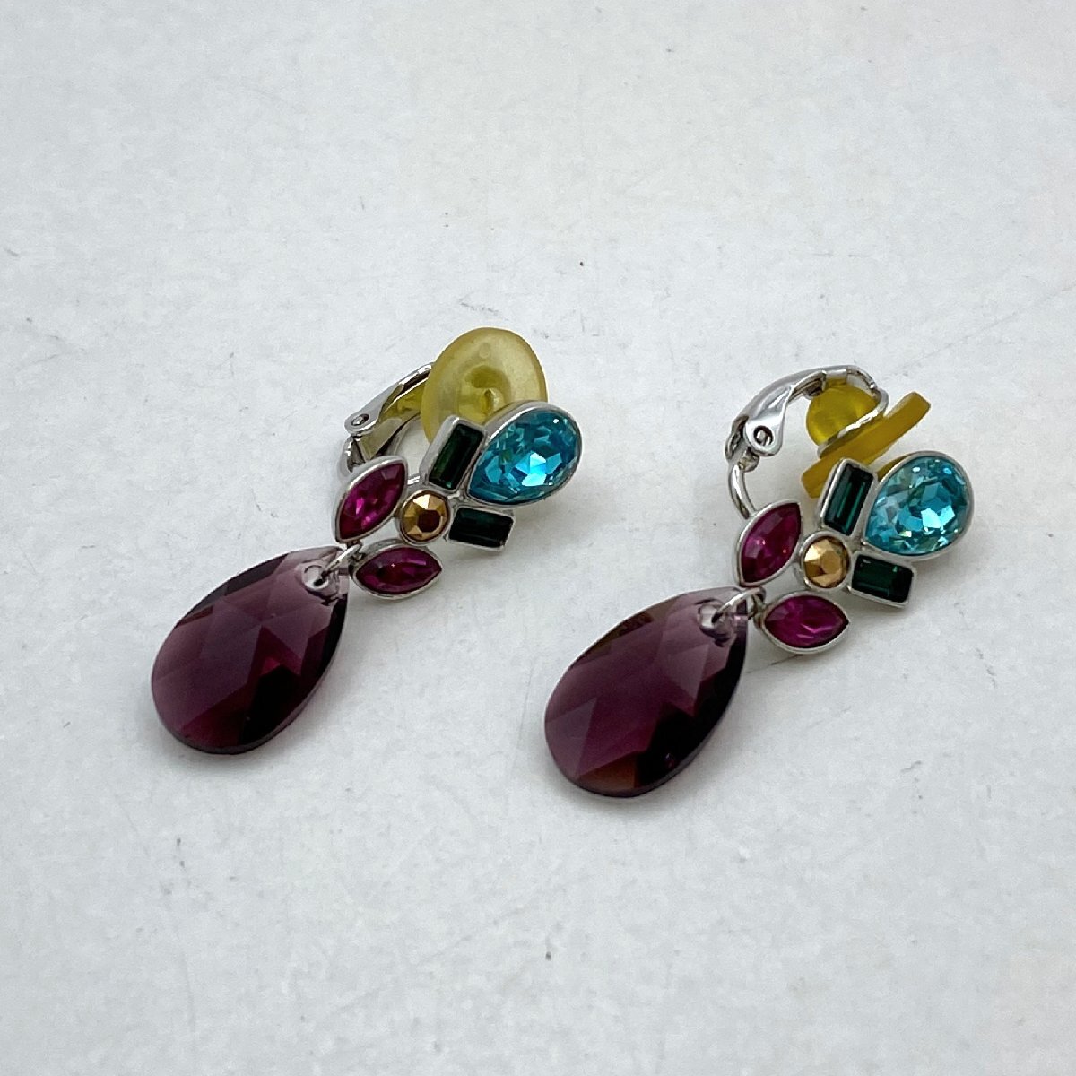 SWAROVSKI/スワロフスキー/ラインストーン/マルチカラー/イヤリング/アクセサリー/ファッション/レディース/H009