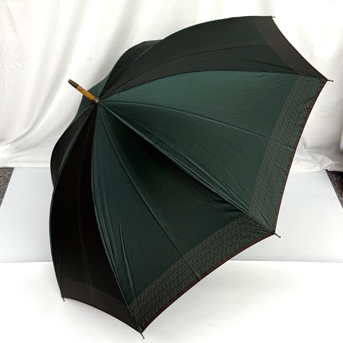 FENDI/フェンディ/ズッカ柄/FF/グリーン柄/ブランド/傘/雨具//I007