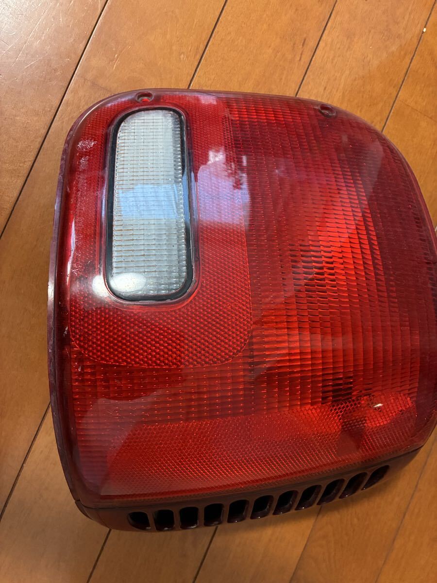 ダッチラム、右テールレンズジャンク品