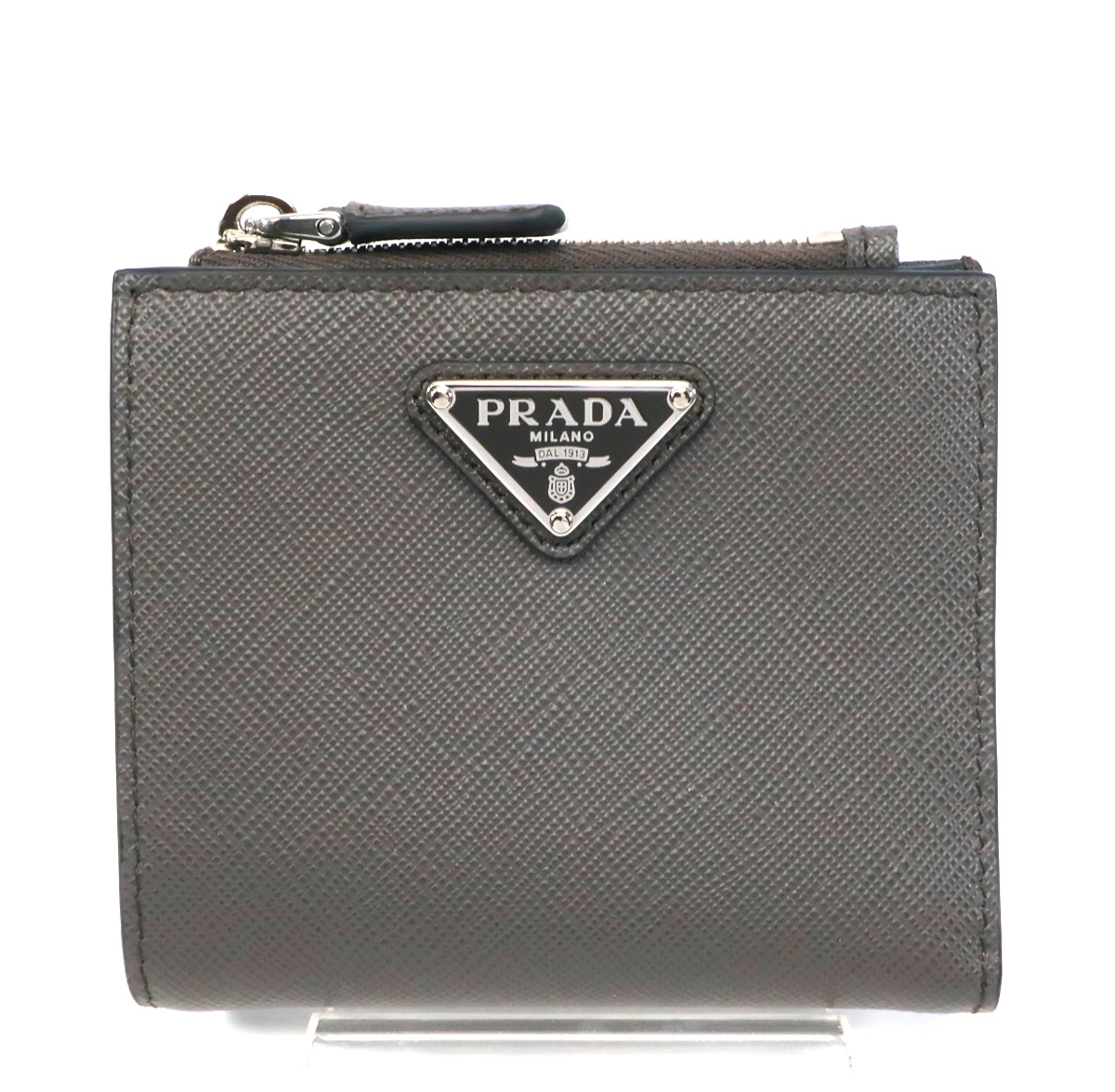 未使用 プラダ PRADA 現行モデル サフィアーノ トライアングル 財布 コンパクト RFID 二つ折り財布 レザー 2ML049 /34711