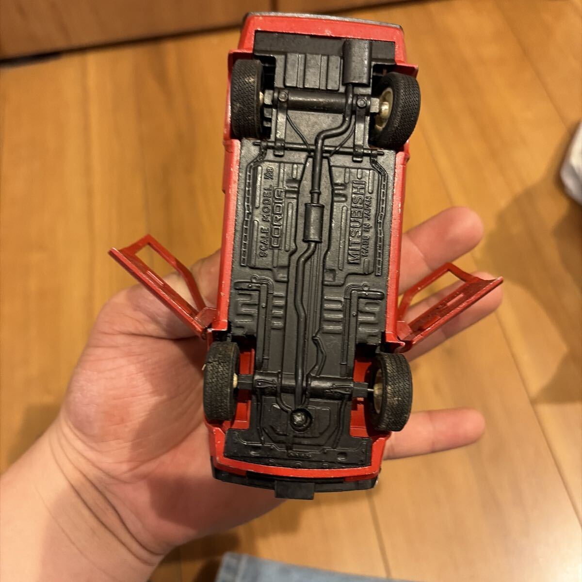 三菱　コルディア　1/28　ミニカー 現状品