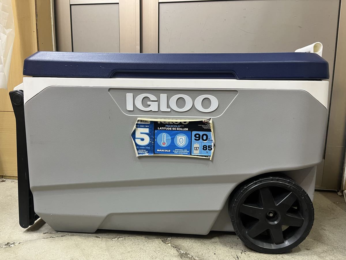U014688 IGLOO MAXCOLD LATITUDE 90 ROLLER 85L イグルー クーラーボックス マックスゴールド　現状品　0413