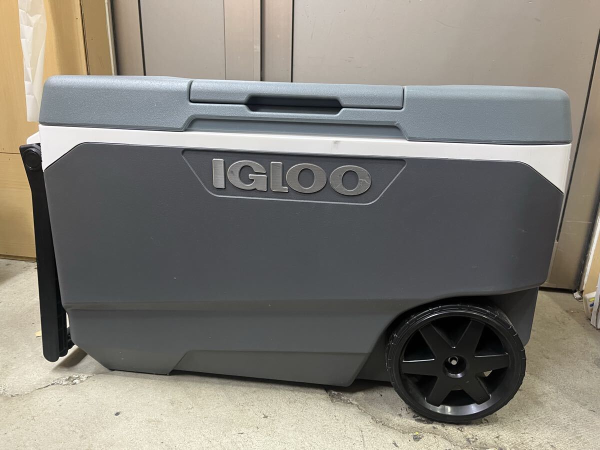 U014689 IGLOO イグルー クーラーボックス　型番不明　高さ約48cm 幅約73*42cm 現状品　0413