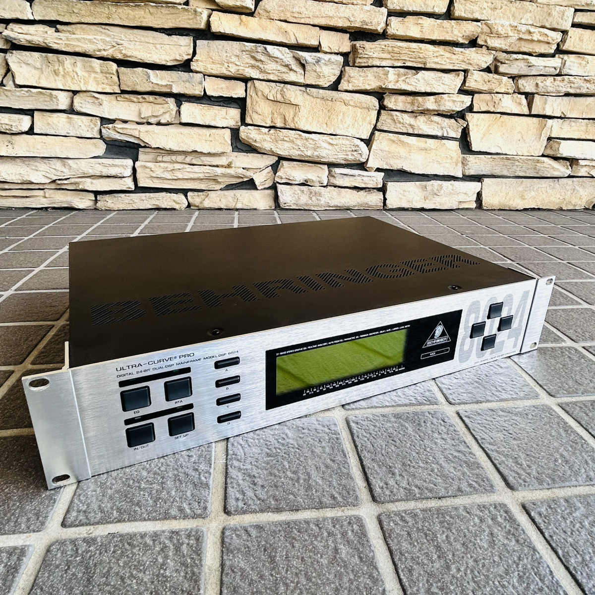 BEHRINGER ULTRA CURVE PRO MODEL DSP8024 デジタルオーディオプロセッサー ベリンガー 【現状販売品】 26D 北HH3