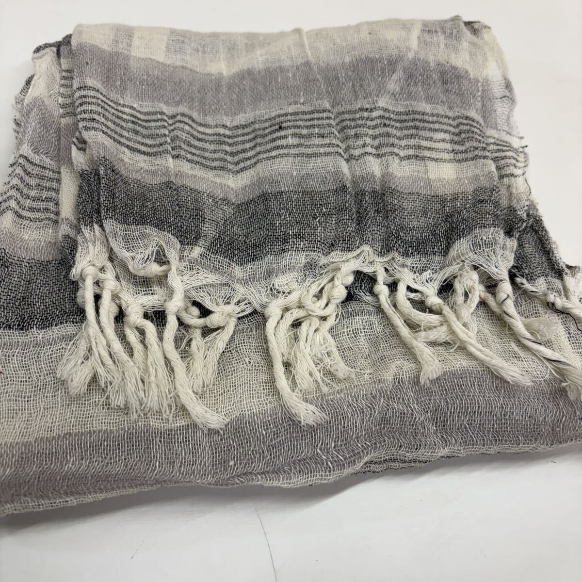 インド綿ストール　ボーダー　アジアン　/グレー系/日よけ防止　防寒　/春夏/コットン/未使用