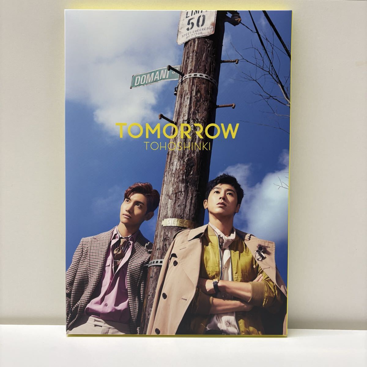  東方神起／TOMORROW (初回限定) CD+DVD