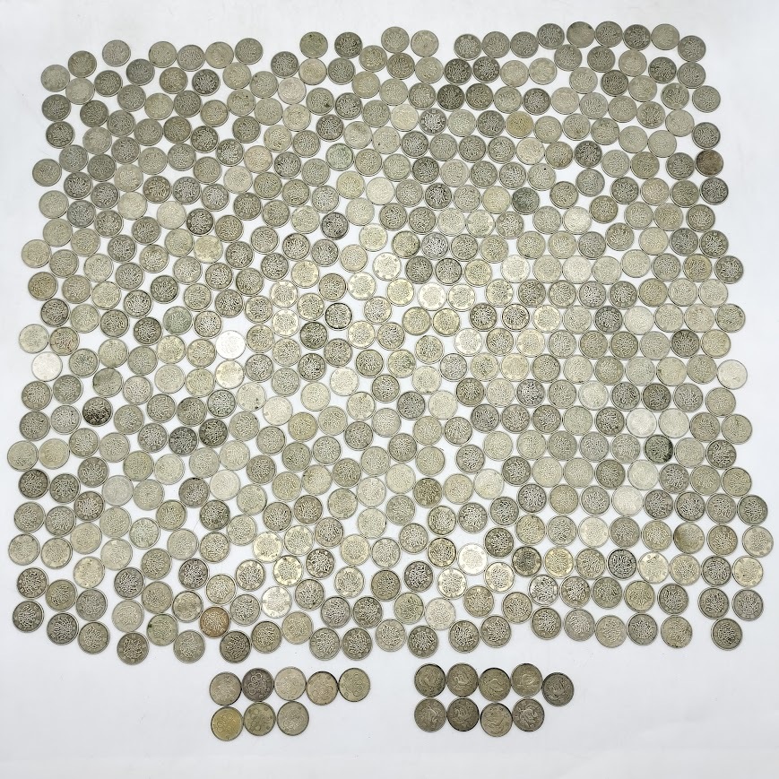 【K-19】日本古銭　100円銀貨　527枚おまとめ　総重量約2521.9g　東京オリンピック　稲穂　鳳凰　100円×527枚　記念硬貨　コレクション