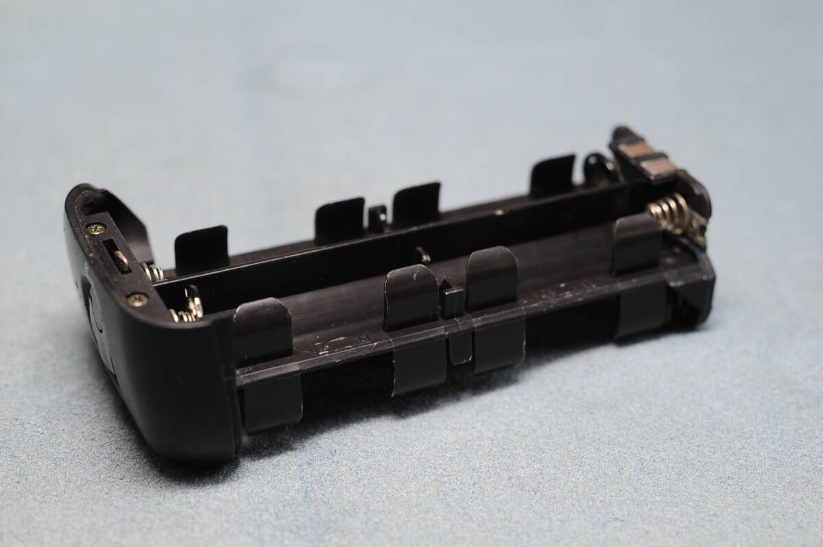 ニコン　F5用　バッテリーホルダー　MS-30　その1