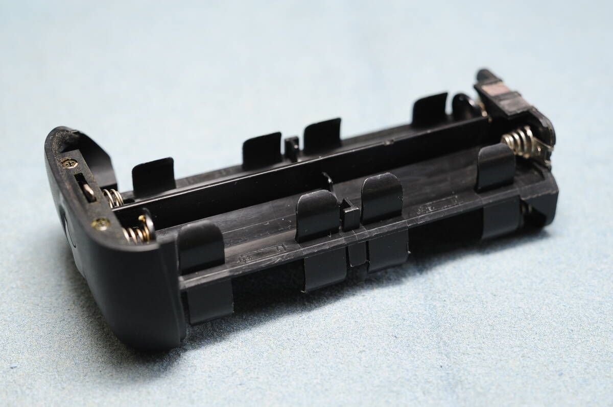 ニコン　F5用　バッテリーホルダー　MS-30　その2