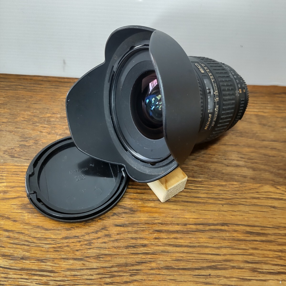 Nikon 18-35mm f3.5-4.5 D AF NIKKOR ED ニコン 広角レンズ