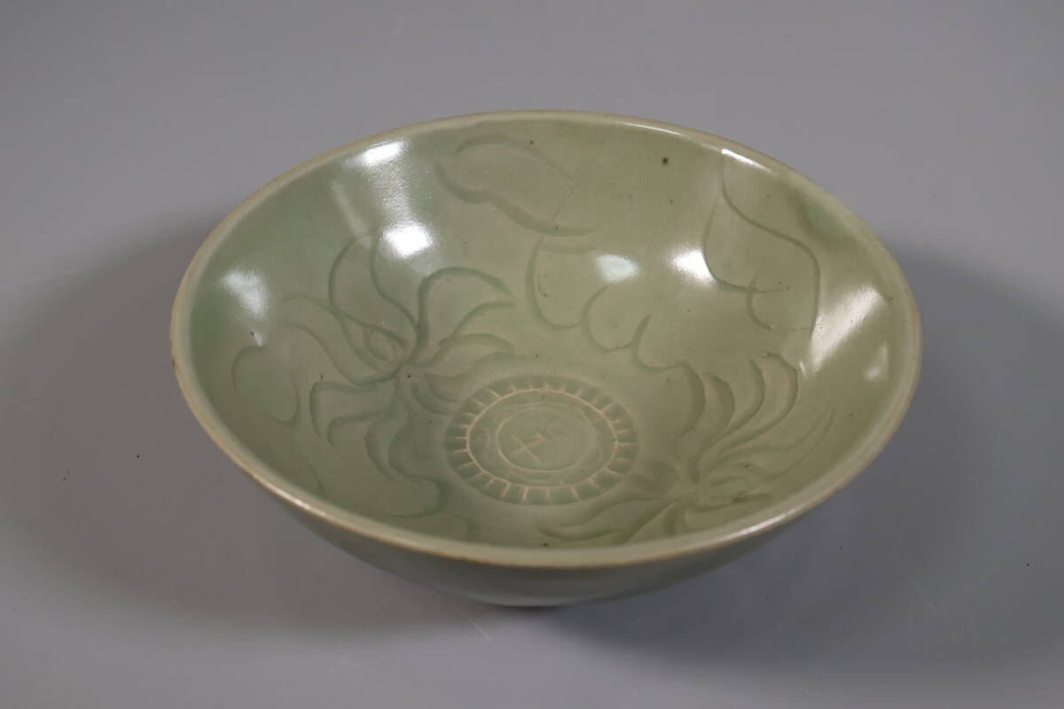 【和】(A4331) 時代古作　唐物　龍泉窯青磁平鉢　菓子器　茶碗　
