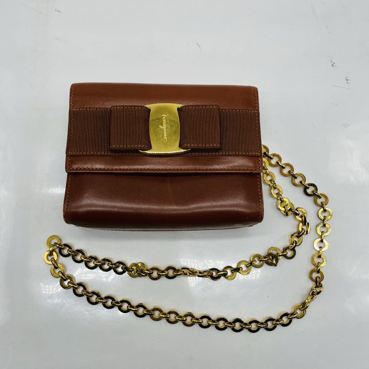 【ry/3.31/3】サルヴァトーレ・フェラガモ Salvatore Ferragamo　チェーンショルダーバッグ ヴァラリボン　ゴールド金具　