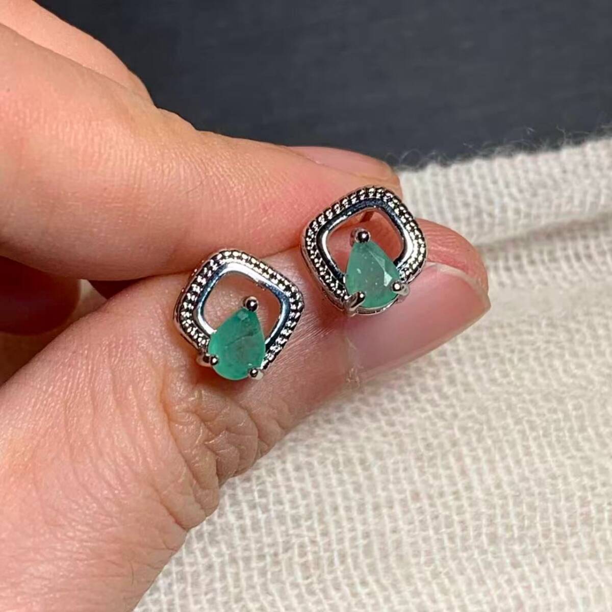 【新品】天然エメラルドスタッドピアス、5*3 mm、925 シルバー □Sw8312