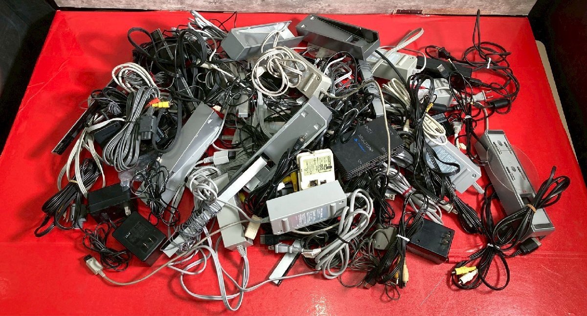 1円～　電源コード　映像ケーブル　ゲーム機　ACアダプター　周辺機器　等　大量　約13kg　まとめ売り　現状品
