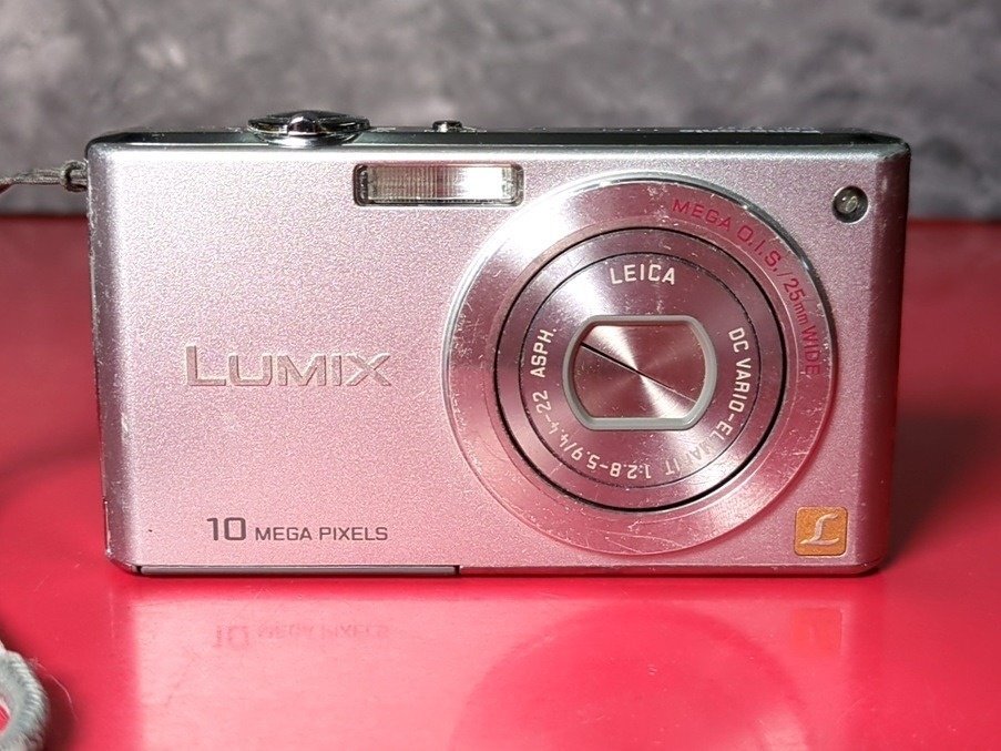 1円～　Panasonic　パナソニック　LUMIX DMC-FX37　1:2.8-5.9/4.4-22 ASPH　コンパクトデジタルカメラ　バッテリー付属　現状品