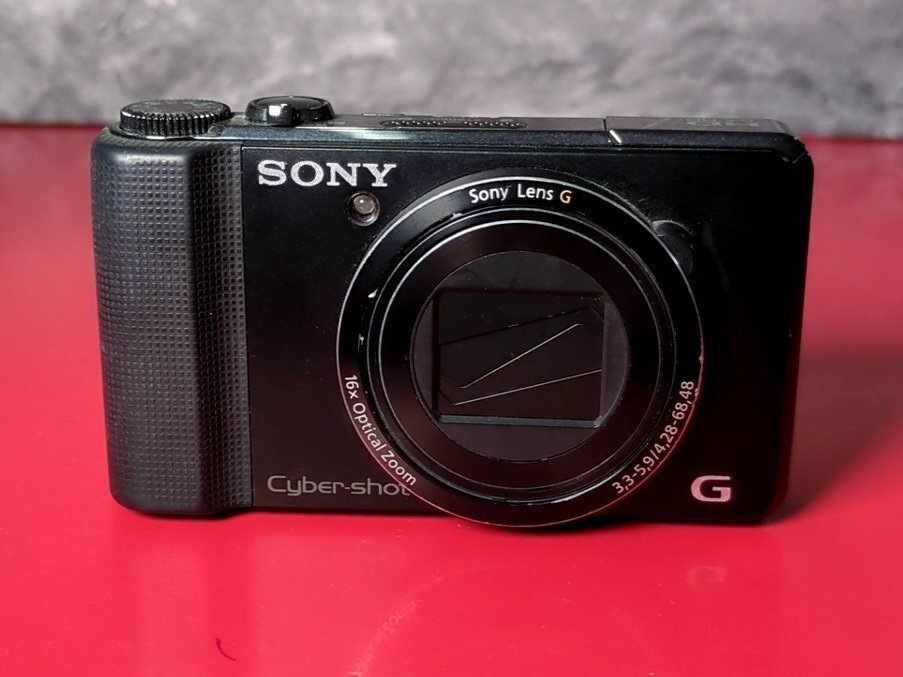 1円～　SONY　ソニー　Cyber-shot DSC-HX9　3.3-5.9/4.28-68.48　コンパクトデジタルカメラ　バッテリー付属　現状品