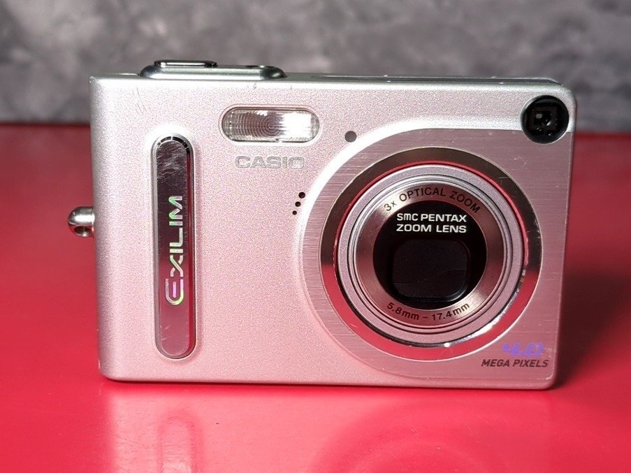 1円～　CASIO　カシオ　EXLIM EX-Z4　5.8mm-17.4mm　コンパクトデジタルカメラ　バッテリー付属　現状品