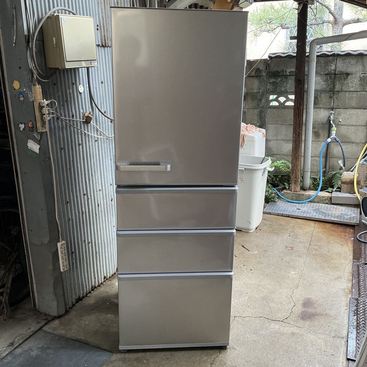 【LEC581】美品 AQUA アクア ノンフロン冷凍冷蔵庫 AQR-36N（S） 2023年製 355L シルバー系 家電 動作品