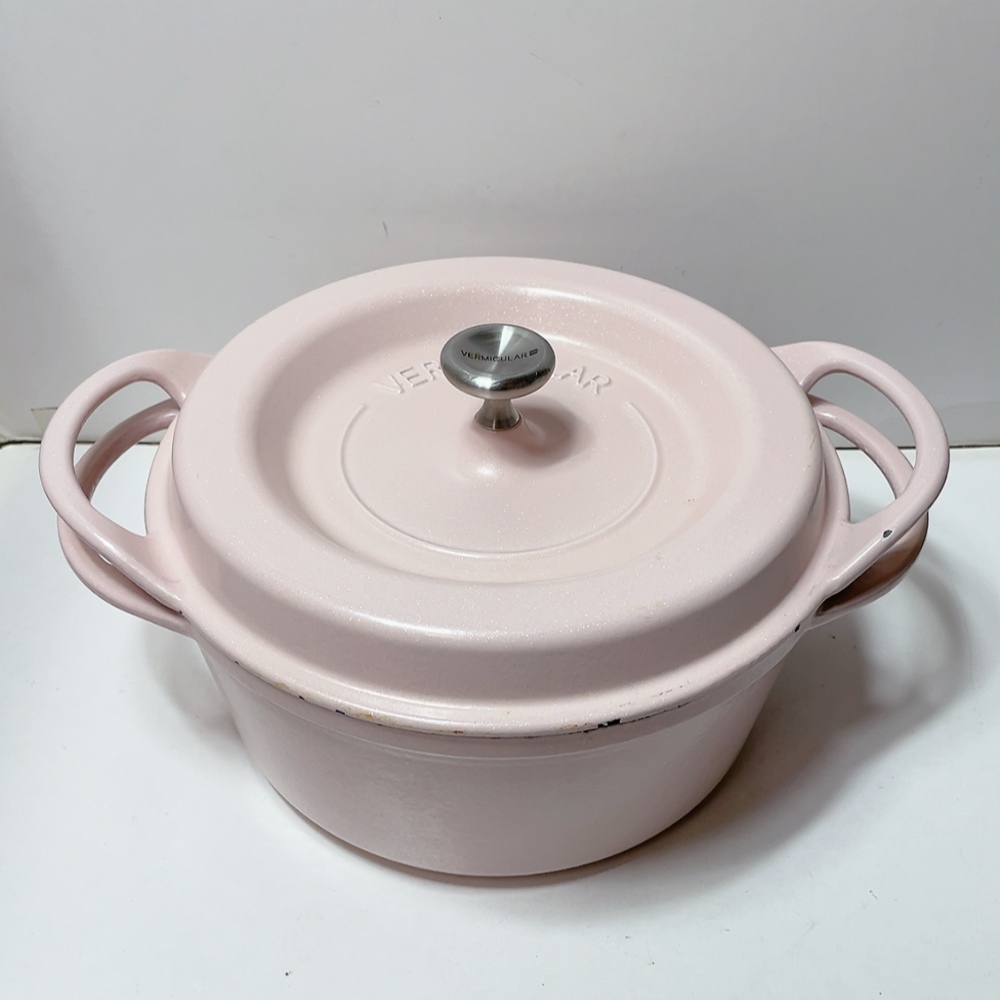 即決 送料無料 中古品★VERMICULAR バーミキュラ 無水鍋 22cm ホーロー両手鍋 パールピンク オープンポットラウンド