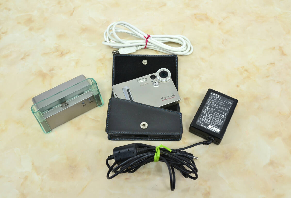 CASIO カシオ EXILIM EX-M2 中古電池 充電器等 アクセサリ付 中古品 稼働品