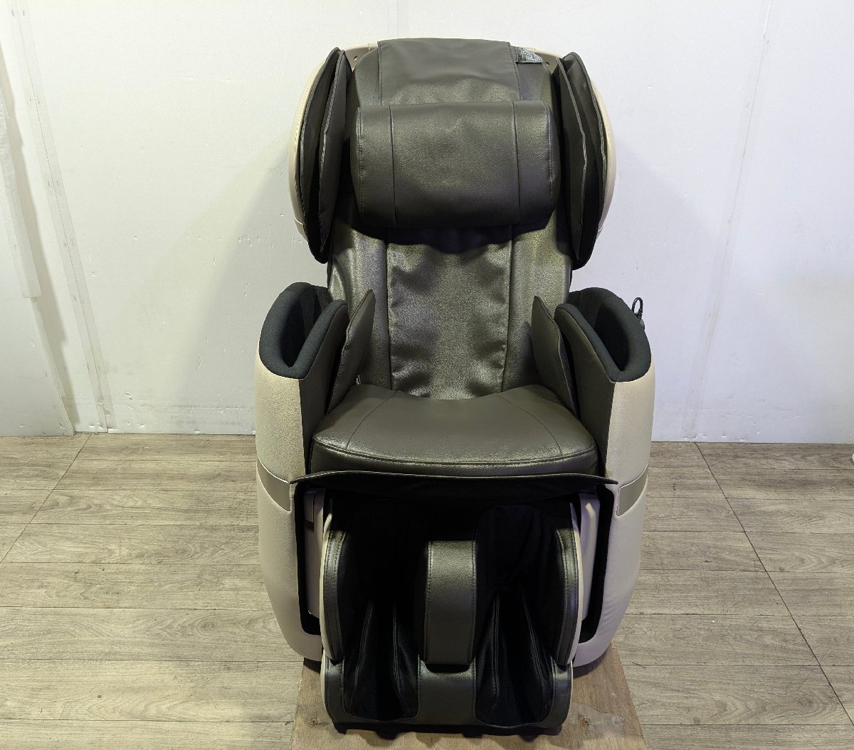 埼玉発　フジ医療器　マッサージチェア　RELAX MASTER AS-R620　2024年製　MM　EKa
