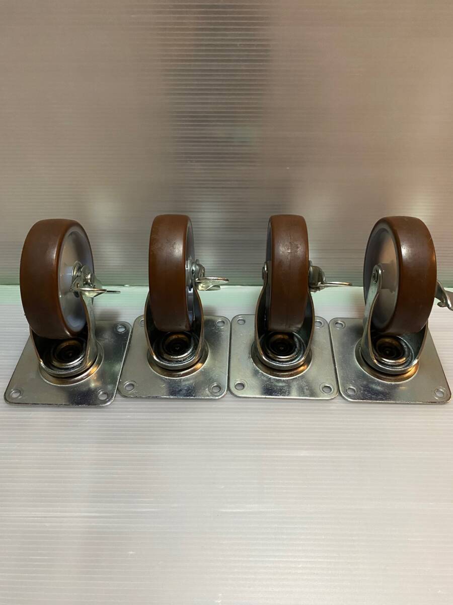 ユーエイ100 プレート式自在キャスター ストッパー付き ４個　中古