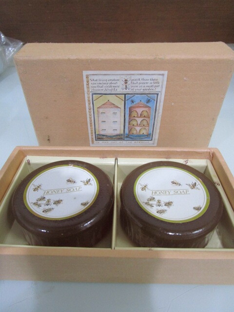 石けん HONEY SOAP サラ・ミッダ ハニーソープ 透明美容石鹸 85g 枠ねり スズケン美化学