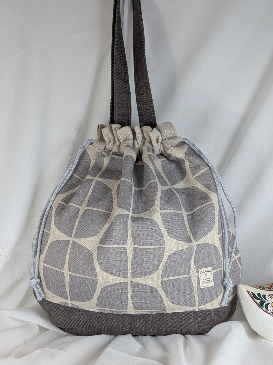 39 ■巾着トートバッグ　■北欧テイスト■落ち着いたグレー■ランチボックス、ペットボトルも入ります★ハンドメイド★ワンマイルサイズ