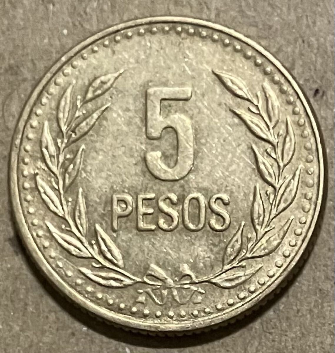 j コロンビア　5ペソ　1989年　外国コイン　外国硬貨　コロンビアコイン　南米コイン