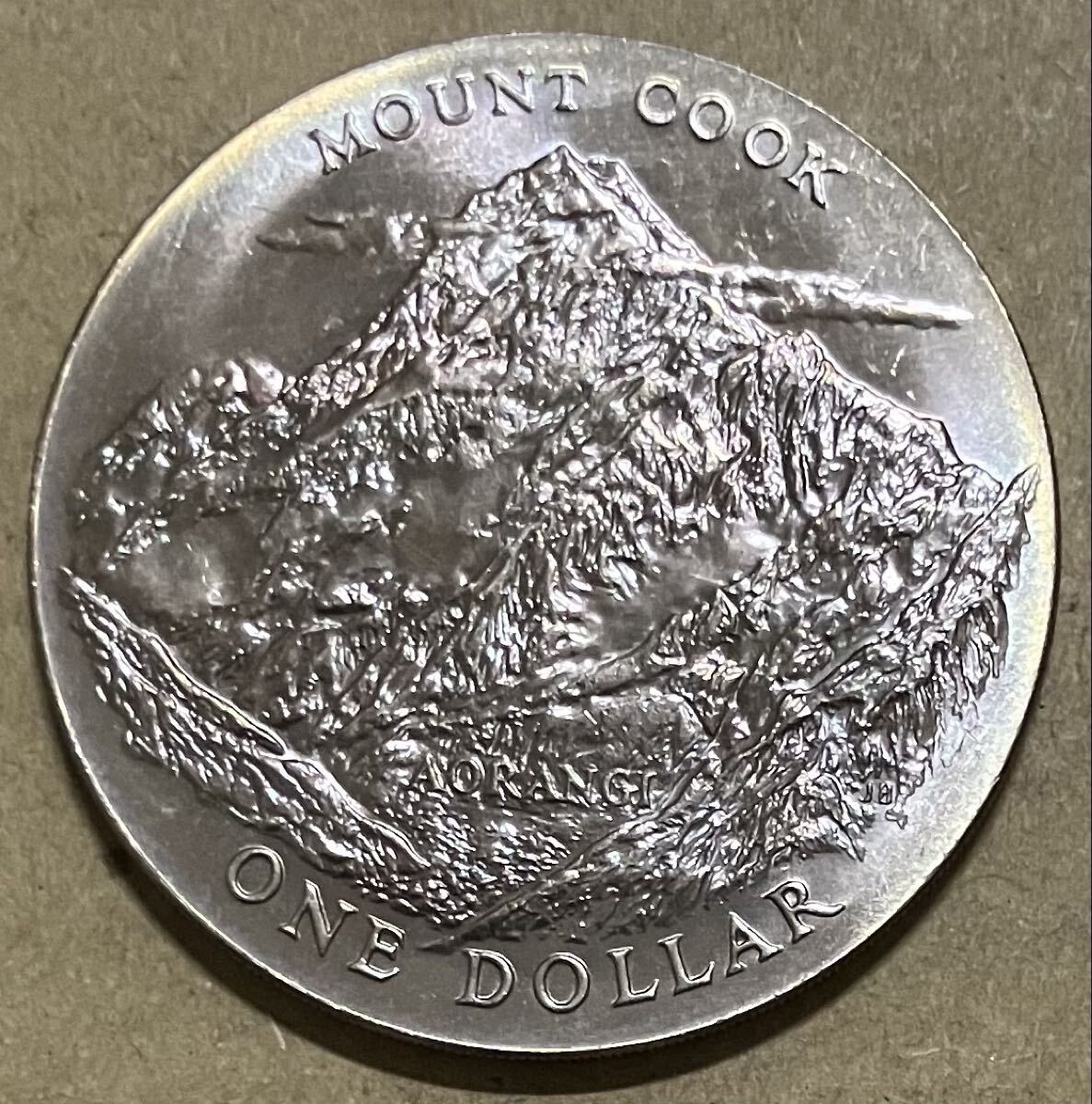 j ニュージーランド　1ドル　記念コイン　1970年　マウントクック　外国コイン　外国古銭　外国硬貨　記念硬貨　エリザベス2世