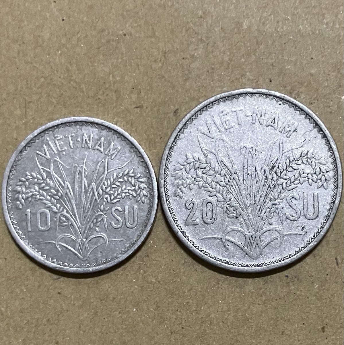 j 南ベトナム　10スー　20スー　2枚セット　外国コイン　外国古銭　外国硬貨　ベトナムコイン　ベトナム古銭