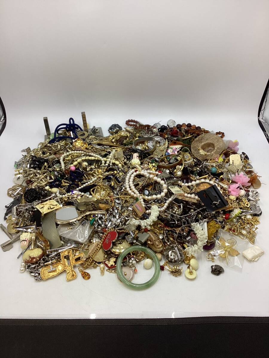 【6826-6847】【1000円スタート】超大量 メッキ おまとめ 約6K以上 イミテーション ネックレス リング タイピン カフス ブローチ その他