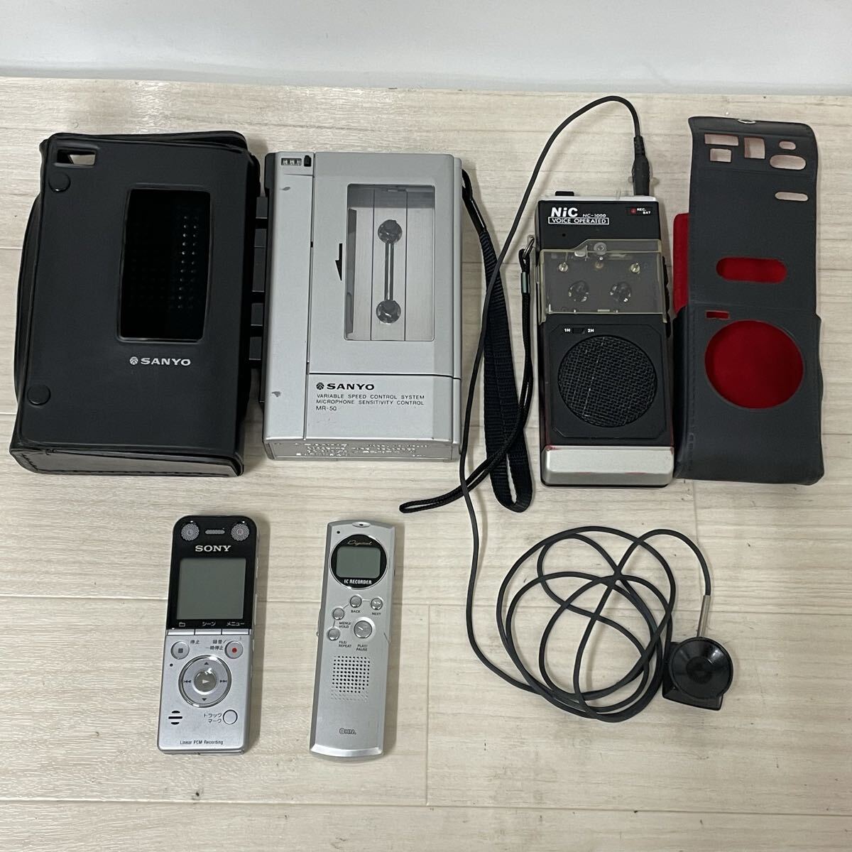 【B907-4】【通電確認済み】カセットレコーダー sanyo MR-50 + コンパクトカセット用 nic nc-1000 + ic レコーダー ソニー icd 等 現状品