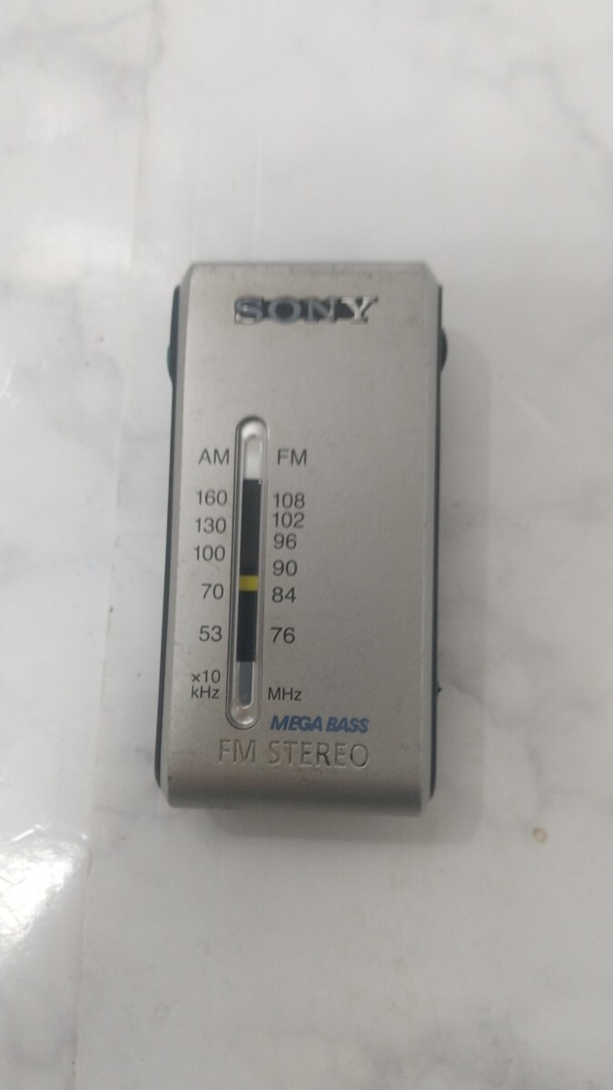 K6494 SONY SRF-S86 FM/AM ラジオ ポケットラジオ 簡易確認&簡易清掃&ラジオ受信& 音出しOK 現状品 送料無料