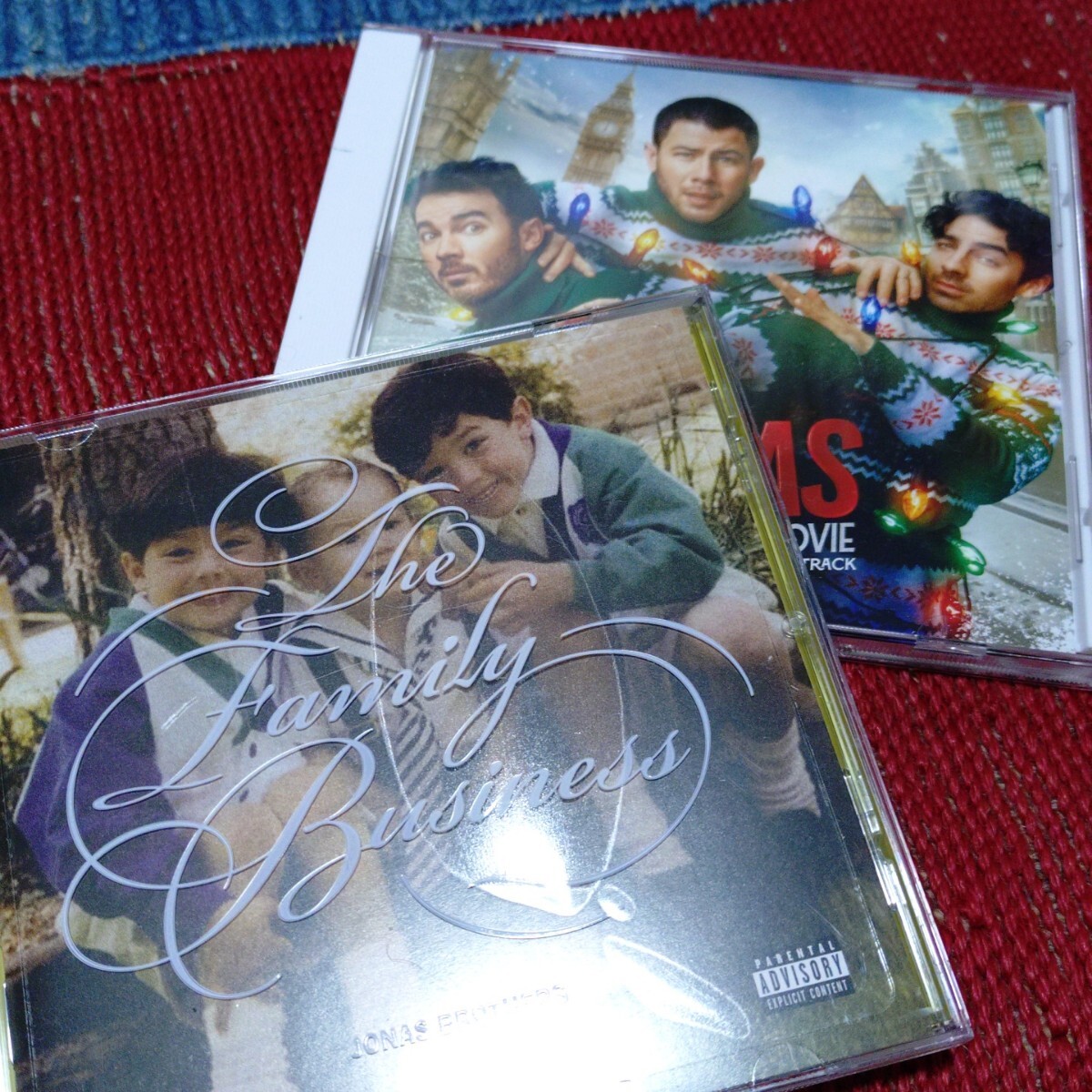 JONAS BROTHERSジョナス・ブラザーズ☆【ファミリー・ビジネス】【ジョナス・クリスマス・ムービー】輸入盤アルバム２枚セット☆