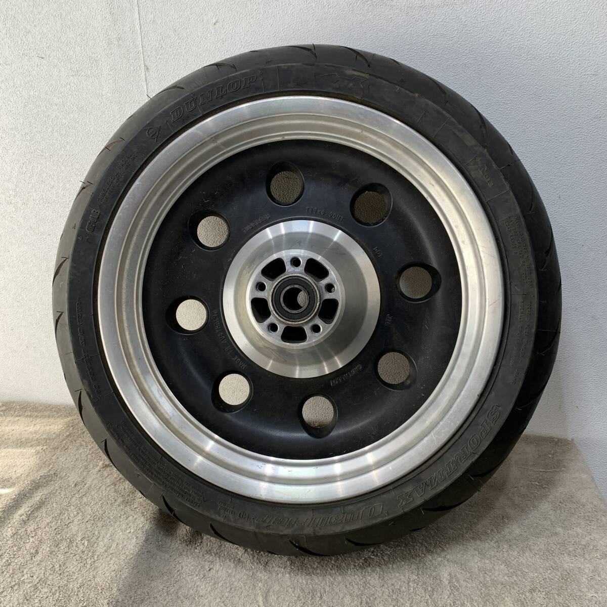 ハーレーダビッドソン　ソフテイル　ナイト　トレイン　純正リアホイール　17インチ×6.00インチ　タイヤ　SPORTMAXX　180/55ZR17　XZ4477