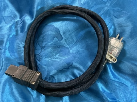 オヤイデ　オーディオ用電源ケーブル　1.5メートル