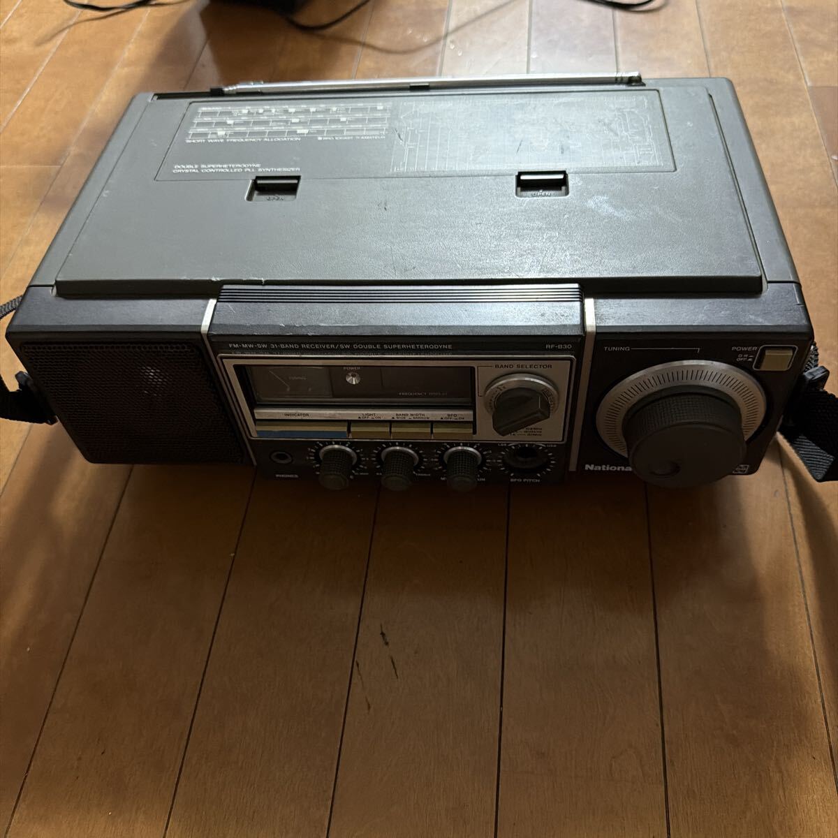 松下電工　BCLラジオ　RF-B30