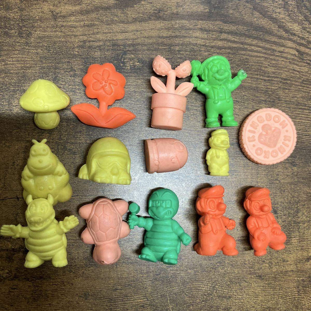 当時物 古い スーパーマリオブラザーズ 消しゴム まとめて ガシャポン バンダイ 塩ビ ゲームキャラ ファミコン フィギュア 80年代