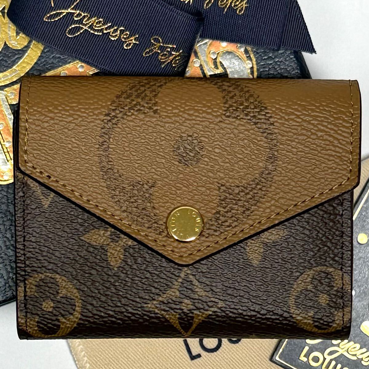 【新品同様/RFID】 LOUIS VUITTON ルイヴィトン モノグラム・ジャイアント リバース ポルトフォイユ・ゾエ 三つ折り財布 ICチップ M80725
